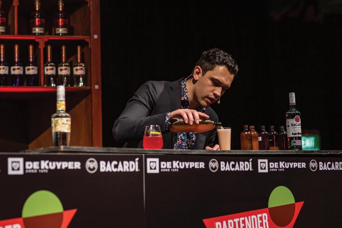 vicbarschool's tweet photo. Here are 10 bartending competitions to enter in 2020 https://t.co/NimoSVOV7m  @OzBartenderMag #hospitality #bartender #competitions #awards #mixologist #mixology https://t.co/lYv295IcDP