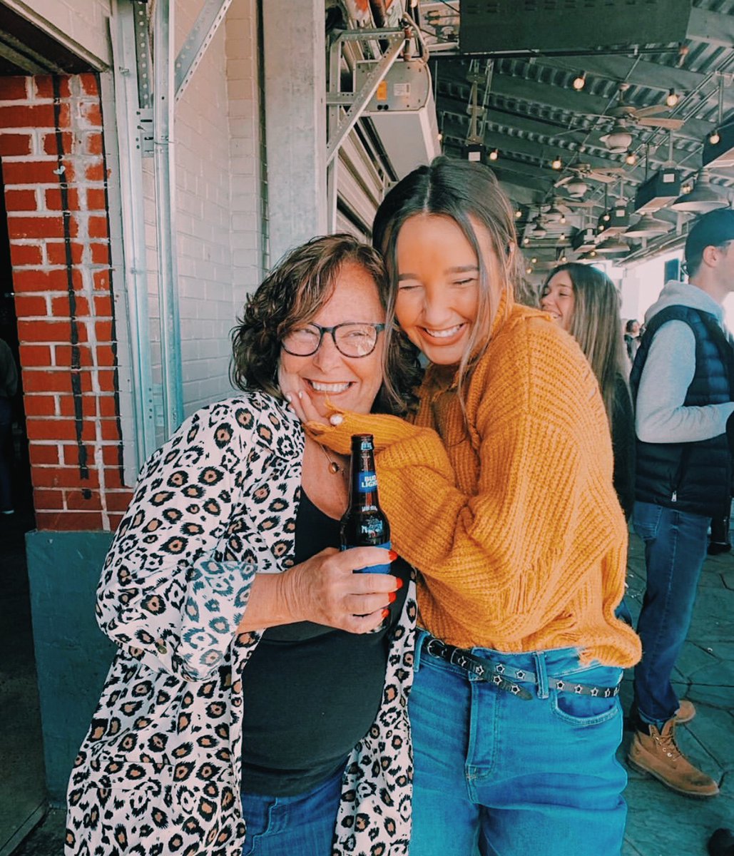 AlphaPhiMU's tweet photo. Mom's weekend 2020 was SO incredible!! Thank you to all the moms for making this weekend so special❤️ https://t.co/oNhCSPPaxC
