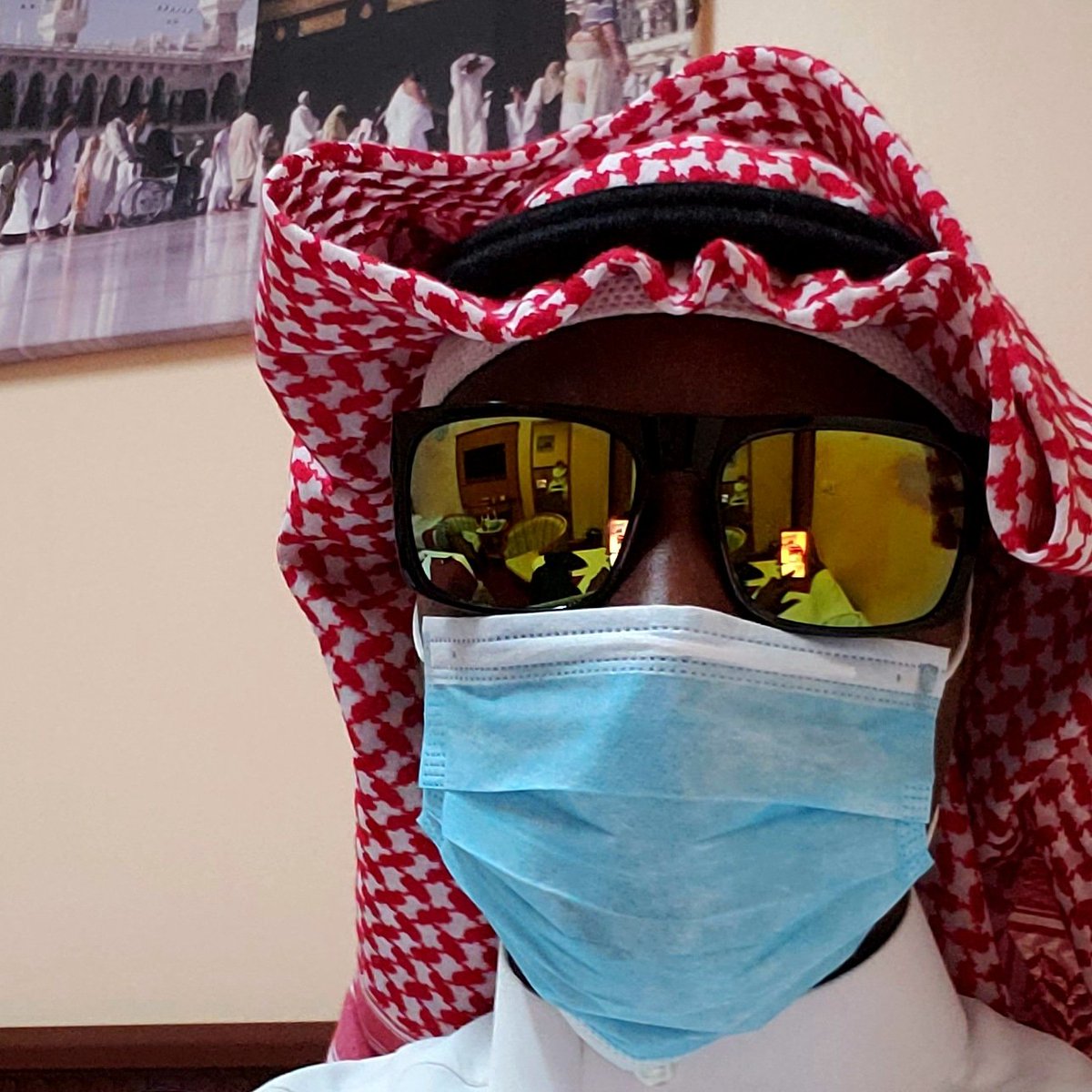 sidibe_la's tweet photo. With that, a bitter kola nut and a garlic necklace, I am set against Corona virus!!!, Inshallah أن شاء الله https://t.co/OtA5SMq3fB
