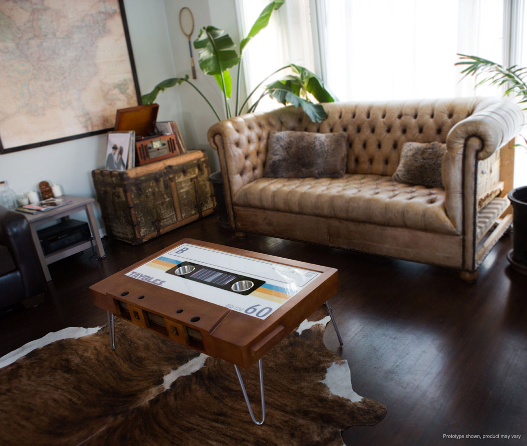 RegalRobot's tweet photo. Available in 3 colors, retro cassette #TAYBLES are nostalgic AND functional featuring slide-out drawer, built-in cup-holders, whiteboard surface, and stylish hairpin legs. Bring some vintage rock style into your life: https://t.co/Mfh9vXRAtN #RegalRobot #GeekDeco https://t.co/QlfPllxlOI