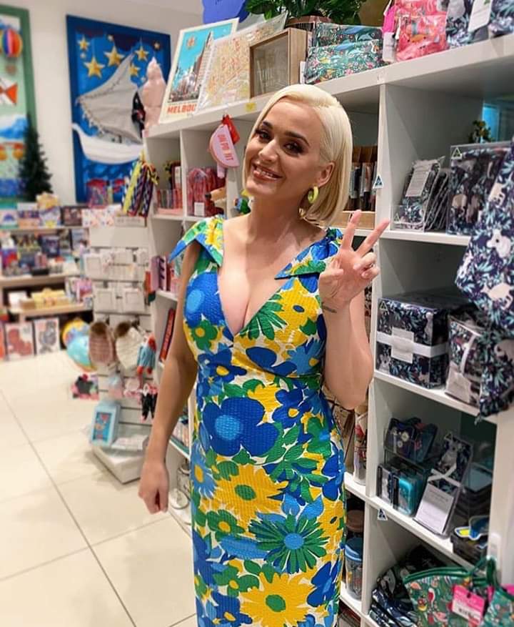 katycatmcol's tweet photo. @katyperry
#NeverWornWithe #KatyPerry
❤️ https://t.co/sEsTn8ZCXe