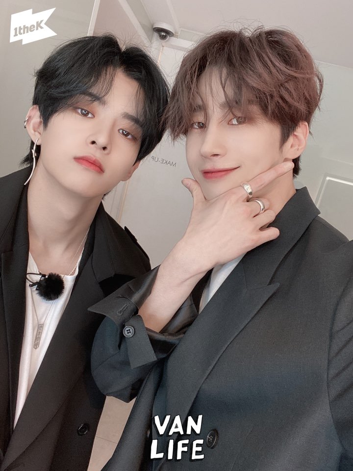 1theK(์๋์ผ์ด) tweet media