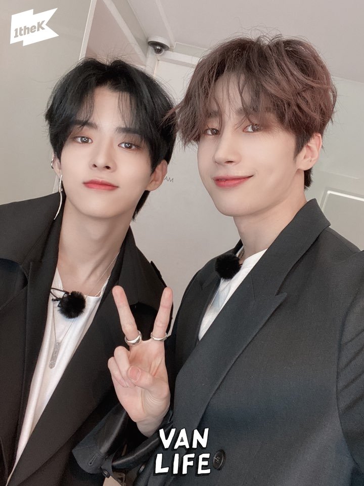 1theK(์๋์ผ์ด) tweet media