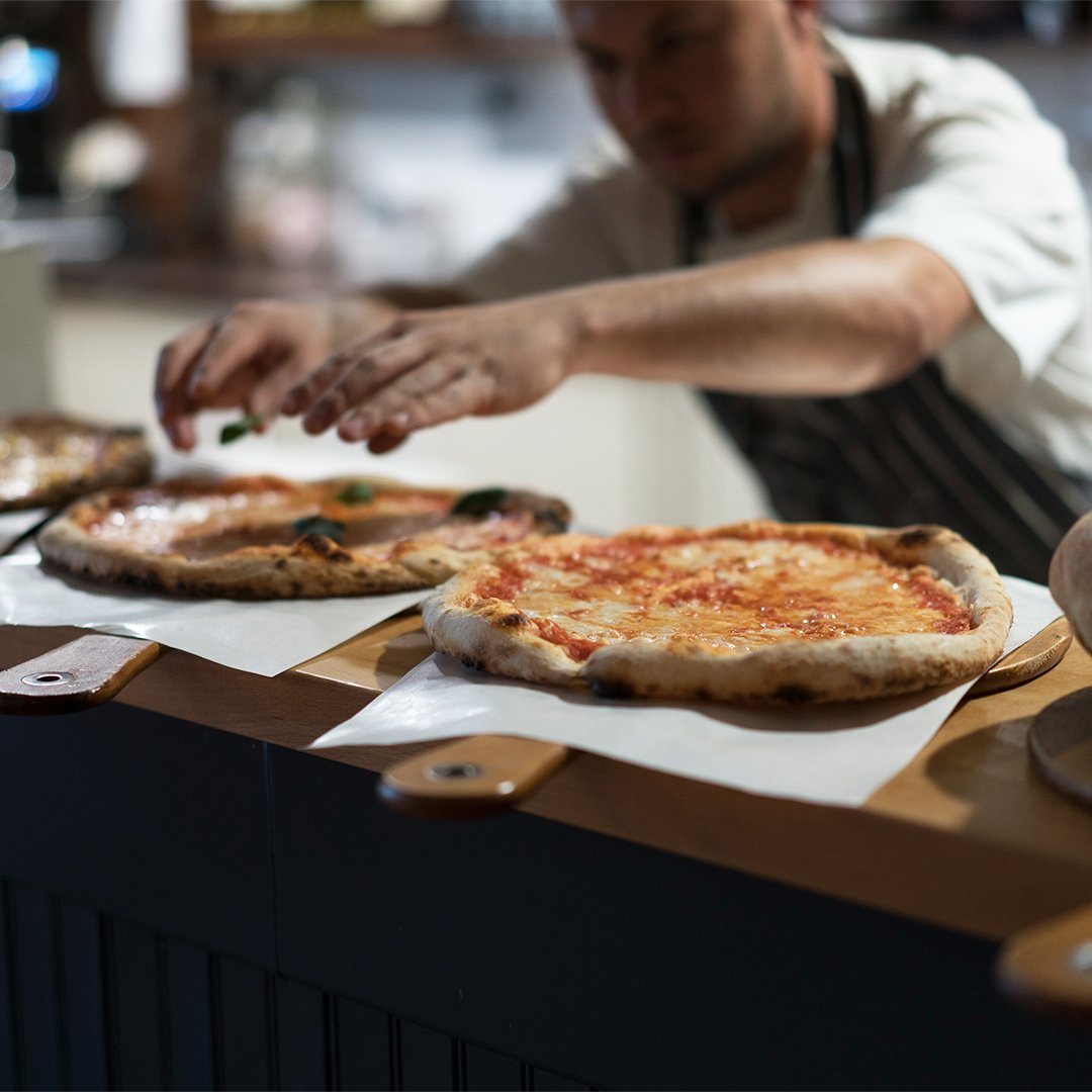 PregoHowth's tweet image. Still in weekend mode? Take it easy tonight and make the most of our collection offer! 🍕
Get any 2 large pizzas and 2 cans of Coke, Sprite or Fanta for only €20! Order online at bit.ly/PregoHowth or call us at 01-8323359!
*Offer valid for collections only.