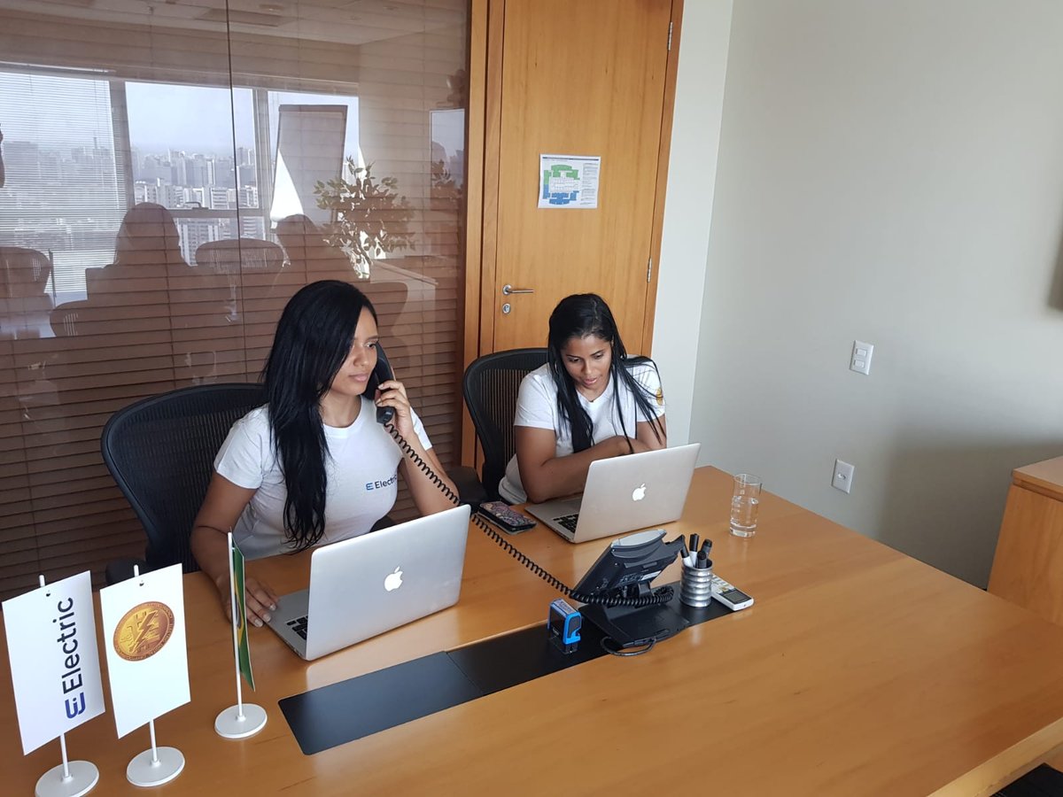 Electric_token's tweet photo. Another day at the office. Another successful week is in front of us! Work &amp; passion is calling 👍

#ETR #ICO #contribute #eth #btc #cryptocurrency #investing #future #blockchain #blockchaintechnology #startup #electricity https://t.co/3P0Mc1N9mM