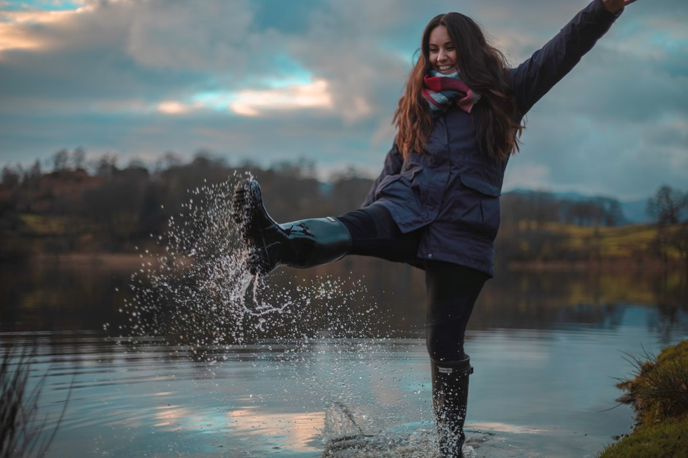 SuffolkCottHols's tweet photo. Do you love an #adventure? 💪 So often we presume that you have to go abroad to be adventurous. @SuffolkCottHols have teamed up with #Suffolk-based snack brand  @MunchySeeds to explain why the #staycation is the ideal choice for adventure-seekers: https://t.co/Tfjf3b8nTZ https://t.co/LIkfiGVUPh