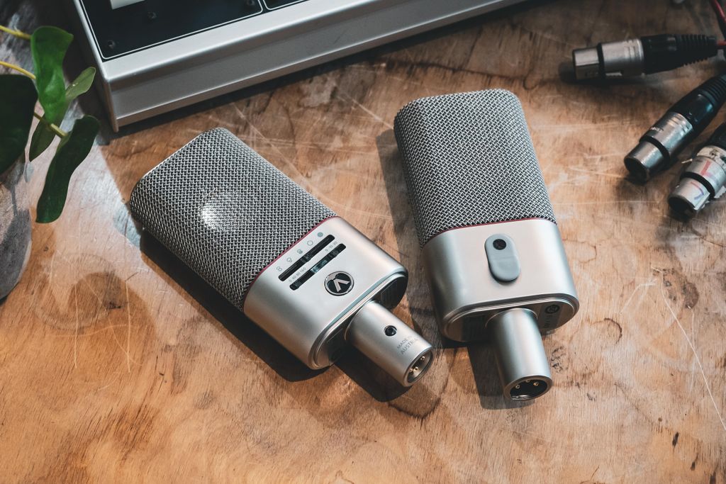Austrian_Audio's tweet photo. Our OC818 mics are looking great at @SnapStudiosUK! Tag us in your mic photos to be featured on our page.
#austrianaudio #makingpassionheard #oc818 #studiomic #vocalmic #instrumentmic #madeinvienna #microphone https://t.co/rVs1QCMMjH