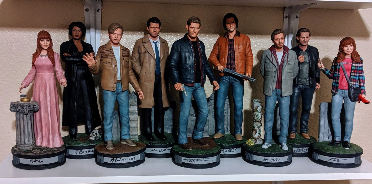 HRZONE2's tweet image. It was an honor to have these autographed from the human counterparts of my #Supernatural sculptures. I hope they, and you all know I don't take these moments for granted when sharing it with all of you ♥️#SPNLV #SPNFamily