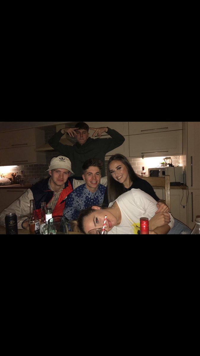 Happy birthday @oliviaburnham_ hope you have a class 18th and enjoy ur night, see u soon to celebrate !!!!🎊