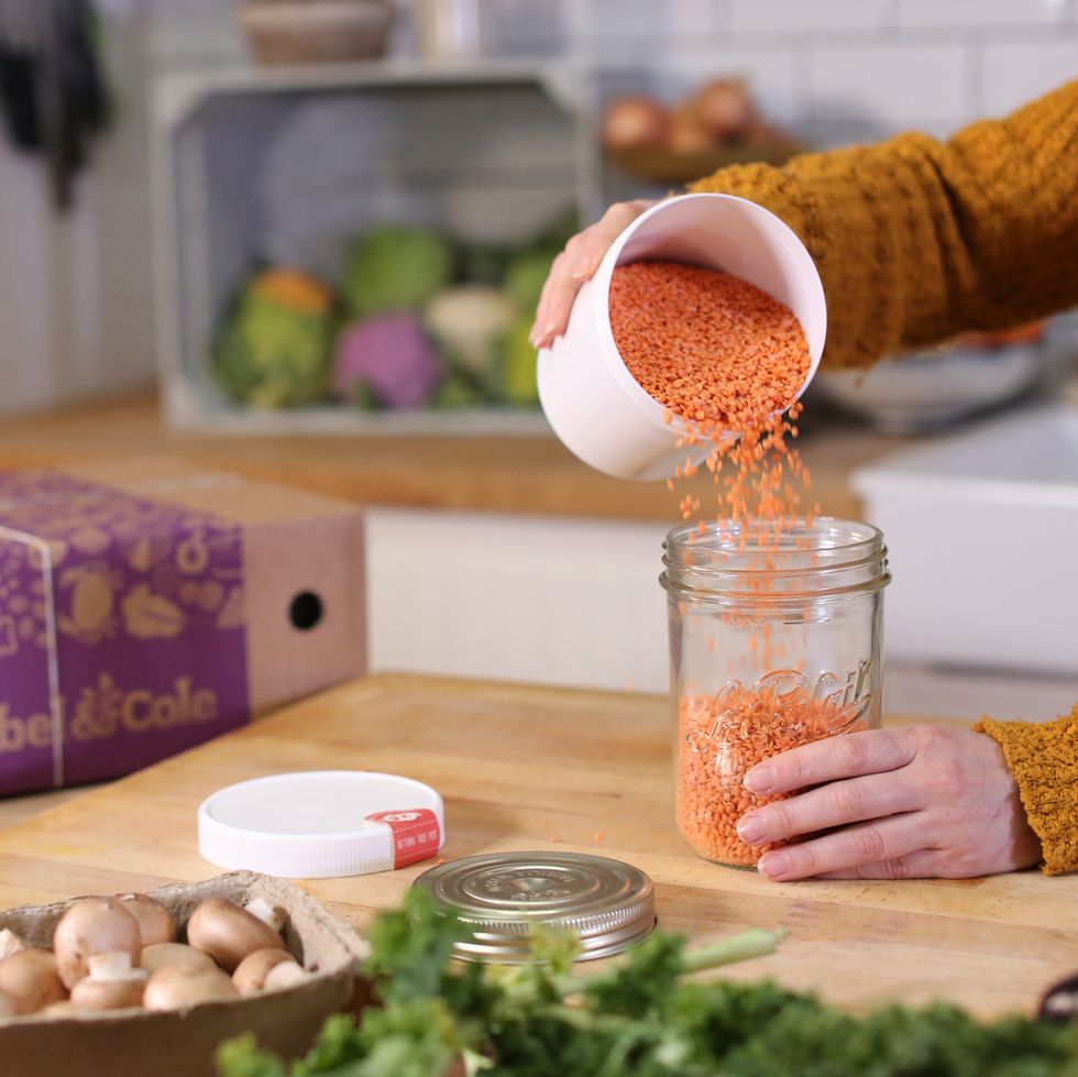 I love the story that @AbelandCole and @Unpackaged had to make their #reusable pots uglier so people actually gave them back! Read about this and other great #circulareconomy innovations in my latest blog... ow.ly/SsCo50yE4Wa