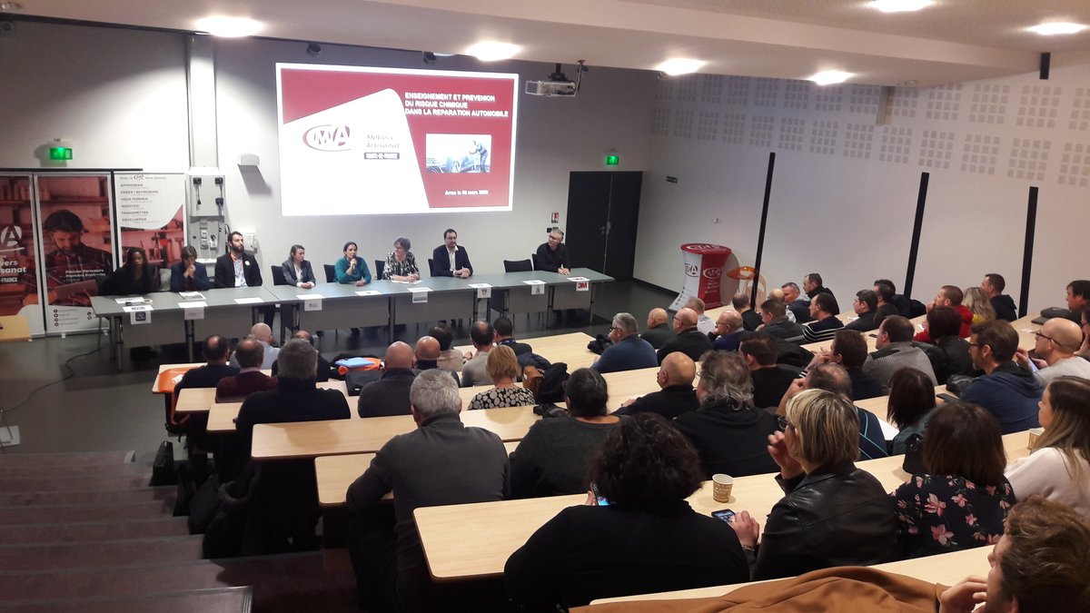 TBrechonPro's tweet photo. Vendredi, s'est tenu un séminaire de formation pour les formateurs de la #formationpro en réparation automobile du CFA @CMA_HdF et de l'@aclille sur l'Enseignement et la #prévention du risque chimique #PRST3 https://t.co/TbMnhFpPkw