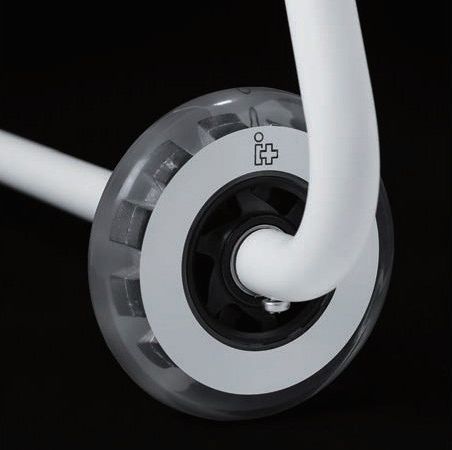 FLYMEeJP's tweet photo. 自宅を兼ねたオフィスや、プライベートなサロン、またはご自宅の学習用にも取り入れていただける縦型ホワイトボードです。高精度のボールベアリングを内蔵したインラインスケート用大口径キャスターを採用しています。
https://t.co/GkR1szYMy0
#在宅ワーカー #プライベートサロン #ホワイトボード https://t.co/fMvn60JdNE