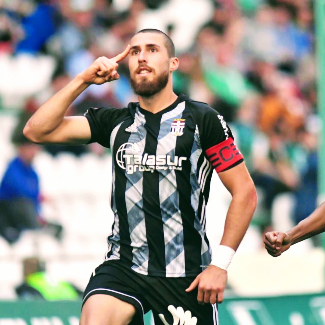 blogefesista's tweet image. Perdónalos, Depredador. 
No saben de tu poder. 

#teampredator
#andujarismo