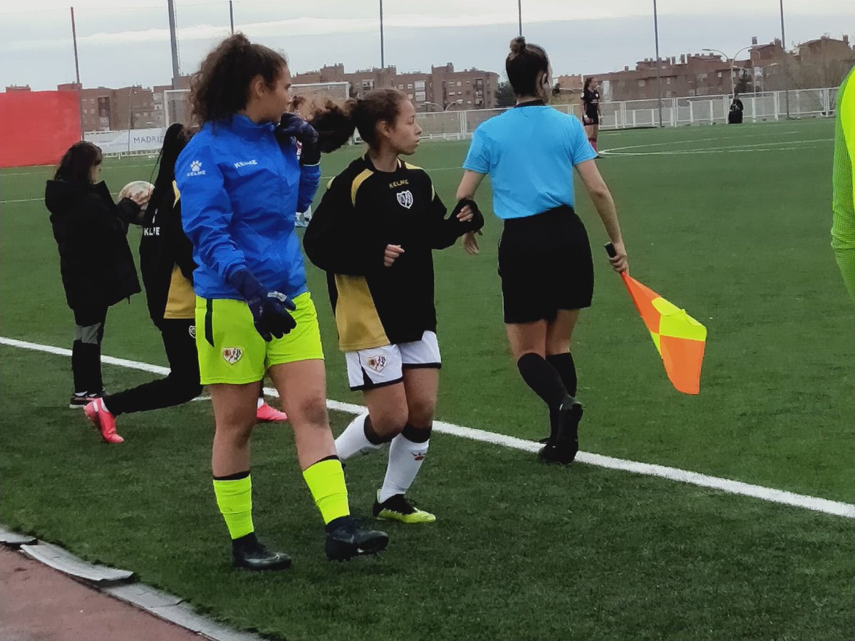 CorazoniaF's tweet photo. Desde #Corazonia queremos felicitar a nuestra jugadora #Lola ♥️ ayer debuto con el primer equipo femenino del @RayoFemenino y no podemos estar más contentos y orgullosos de ella, eres grande #Lolita te lo mereces ⚡⚽💜🚀 https://t.co/KquhSaR54g