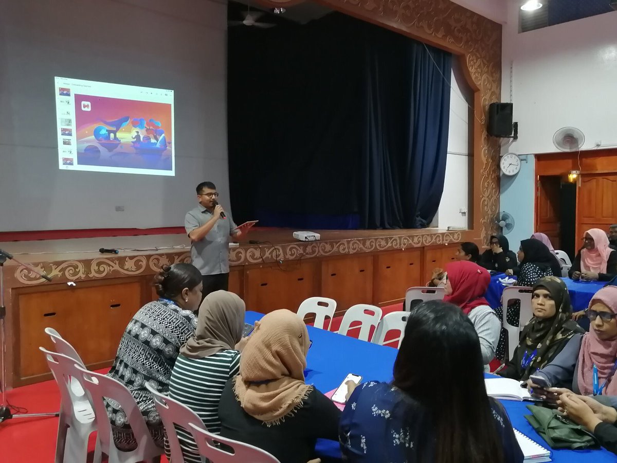 jamaluddin_mv's tweet photo. We are proud to be part of the pilot program to introduce the augmented reality app @HologoWorld. This program will help to move into a new dimension of teaching. 
#SmartEducationForAll #JS2020
@MoEdumv @HassanM56819295 @aisthly https://t.co/D6Sn05aReX