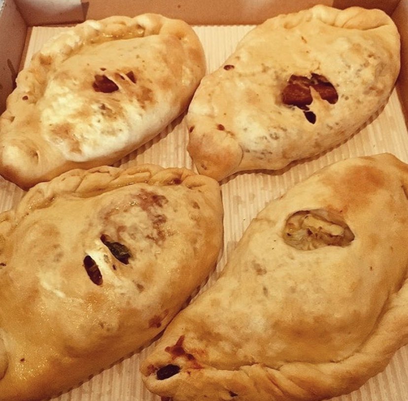 AmalfisPDX's tweet photo. : : SEE YOU TUESDAY FOR TAKEOUT! : : Be sure to place your order on our website and use code “eatmycrust” for 20% off! 🎉🙌 #calzones #takeout #promo 

*click the link below* 

https://t.co/BBgsfC8kU5 https://t.co/39Z6wTQben