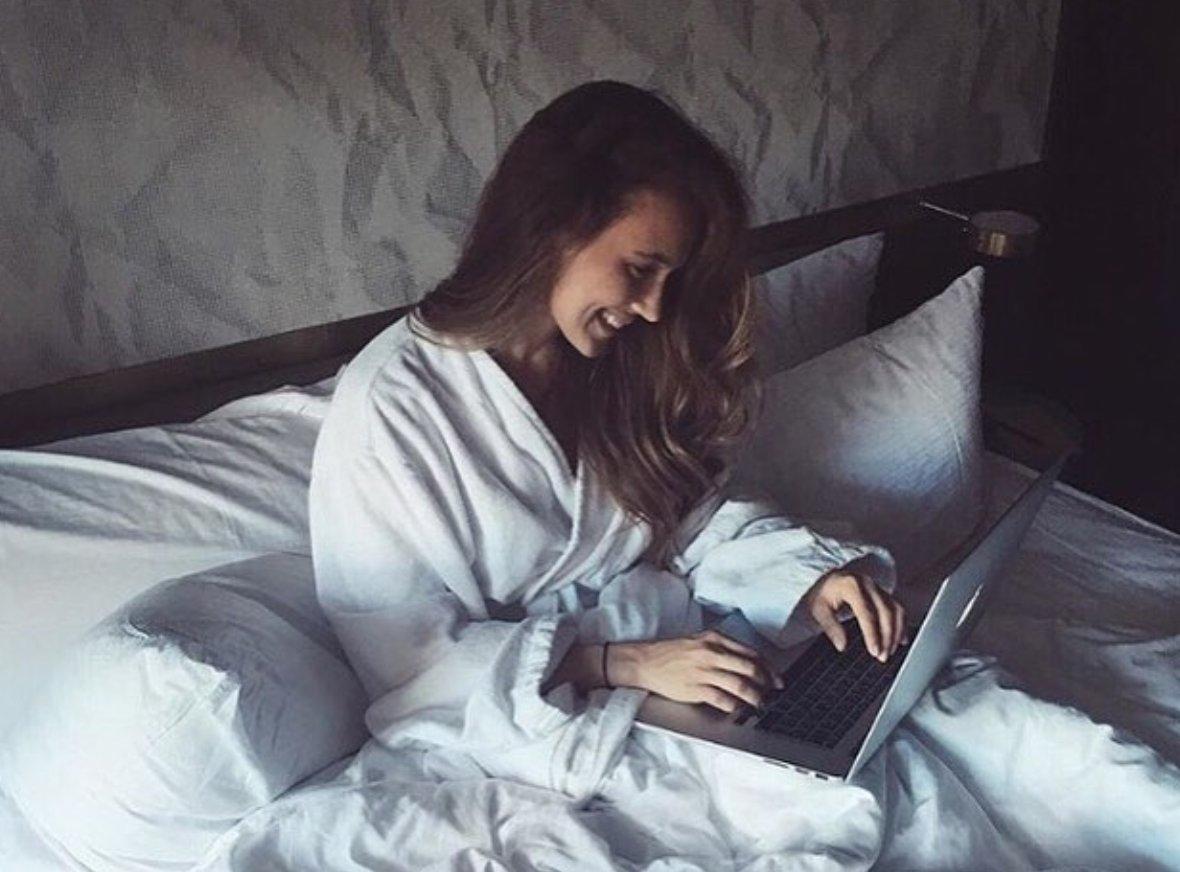 The Time New York (@thetimenewyork) on Twitter photo Working from bed is way better when you're warm and snuggled up in one of our <a href="/Margiela/">Maison Margiela</a> bathrobes.
#LifeWellTimed #MaisonMargiela #NYC (📸: maryleest) Working from bed is way better when you're warm and snuggled up in one of our <a href="/Margiela/">Maison Margiela</a> bathrobes.
#LifeWellTimed #MaisonMargiela #NYC (📸: maryleest)
