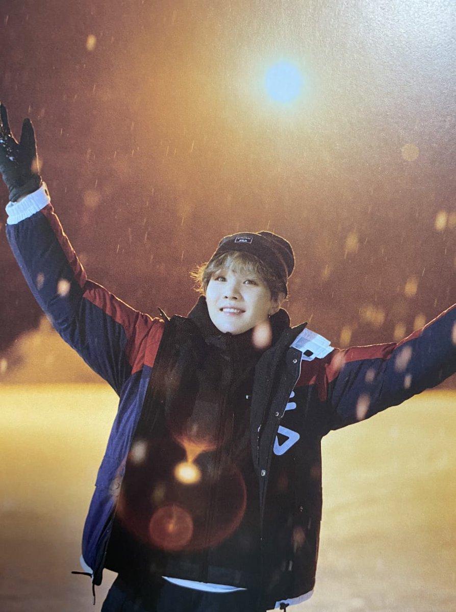 BigHitEntSL's tweet photo. Back then...
During our hard times
You promised us that,
We'll never walk alone 

And today...
We promise you 
Even after million years,
You'll never walk alone 
Dear 민윤기

생일축하해 ♡ https://t.co/8XgaA6xFbI