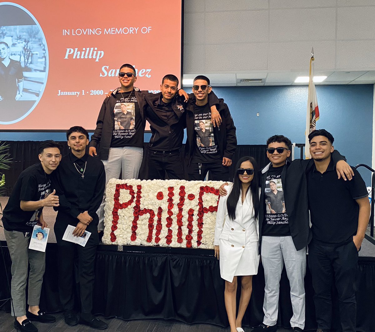 hersonn_garcia's tweet photo. Till we see you again brother๐ค๐ฝโค๏ธ #LLPhilly๐ https://t.co/hjBzTiLzIE