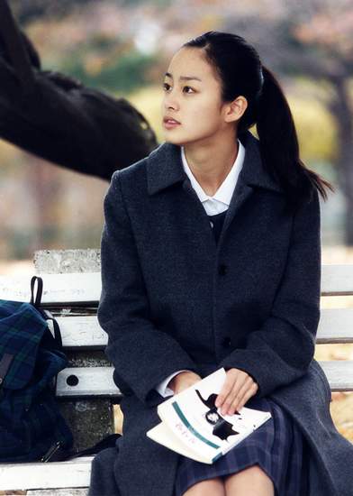 ahjummamshies's tweet photo. DAY 11 OF KIM TAE-HEE: Her first acting debut was through the movie #LastPresent wherein she played as the teenage version of Lee Young-ae's character. https://t.co/kDvlPutkRs