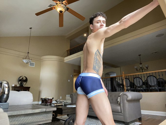 These undies make my butt look good 😋 https://t.co/DuzwlFxMXq