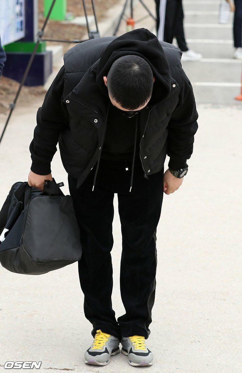 kor_celebrities's tweet photo. BIGBANG 元メンバーの V.I、江原道鉄原郡の陸軍6師団新兵教育隊に入所。。

BIGBANGのまとめLIVE⇒ https://t.co/lEdAB5NcOV

速報ランキング⇒ https://t.co/mc9qWCoA44 https://t.co/0Jk45luuQO