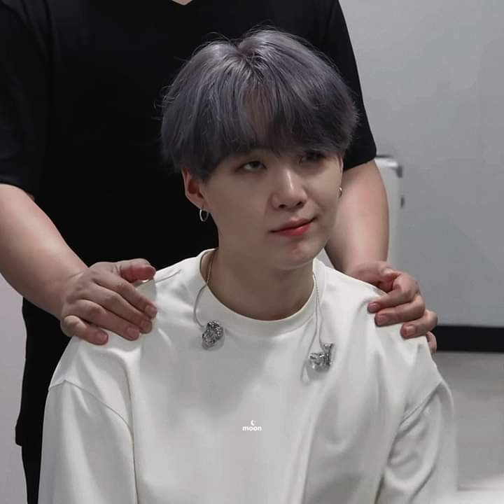 be_cuc2004's tweet photo. Oppa happy birth day
#HappySUGAday 
#HappyBirthdayYoongi 
#GeniusMinSUGA https://t.co/5UfLvDegb0