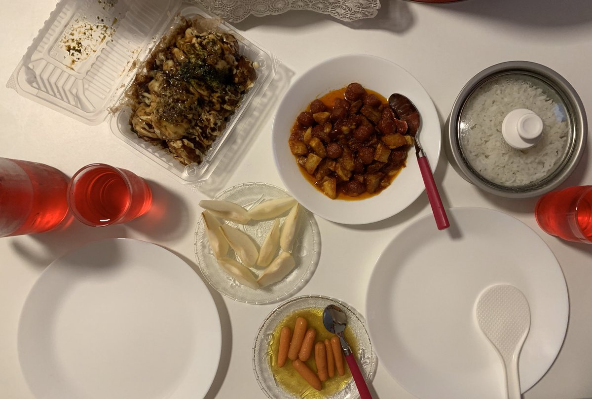 27/2/2020: Encik suami tolong masakkan lagi for juadah berbuka Nasi + sambal sosej kentang + carrot butter honey + air sirap + takoyaki () 