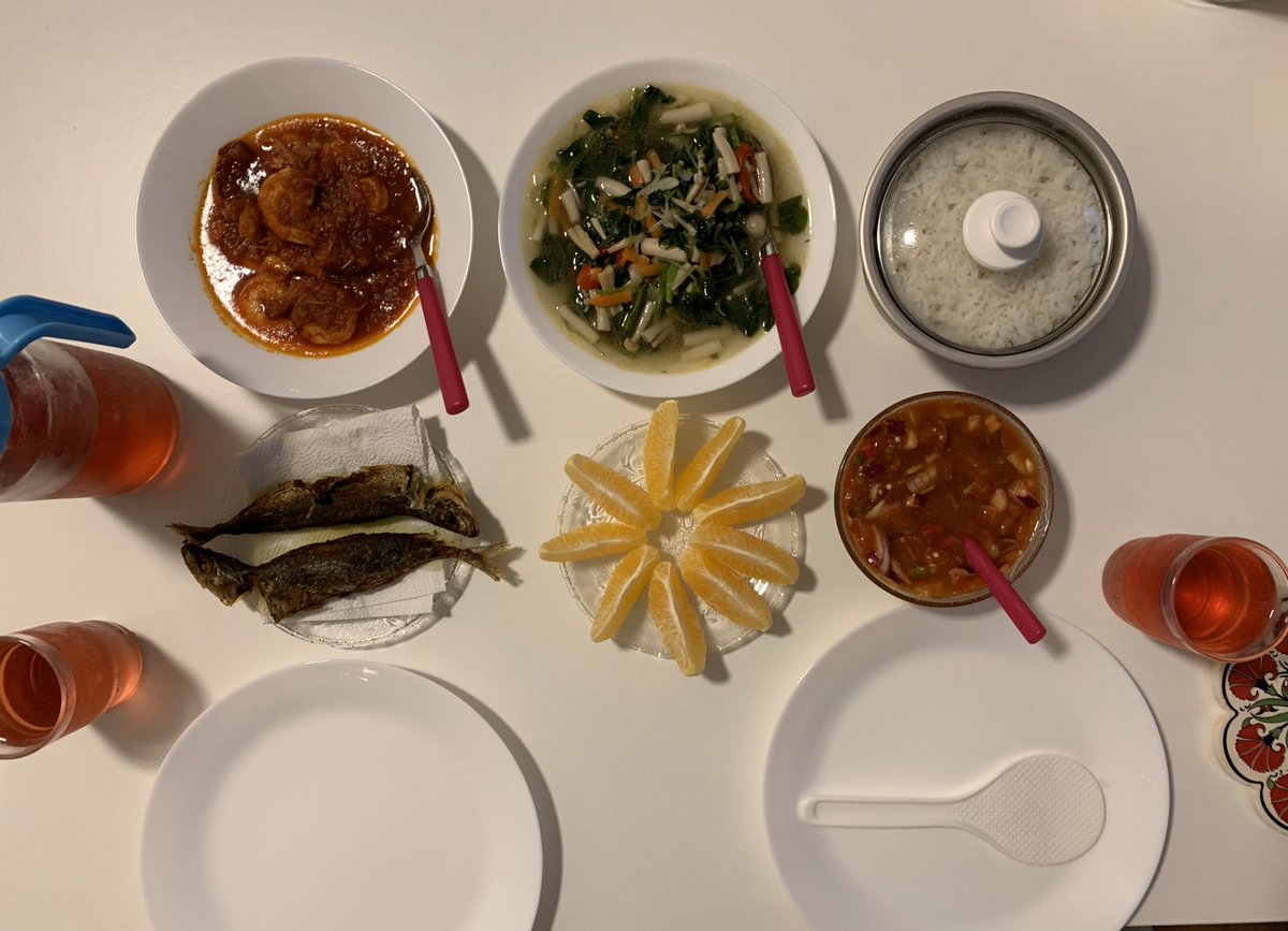 3/3/2020: Nasi + sambal udang + sayur bayam tumis air + ikan goreng + air asam + buah oren sunkist + air blackcurrant for dinner 