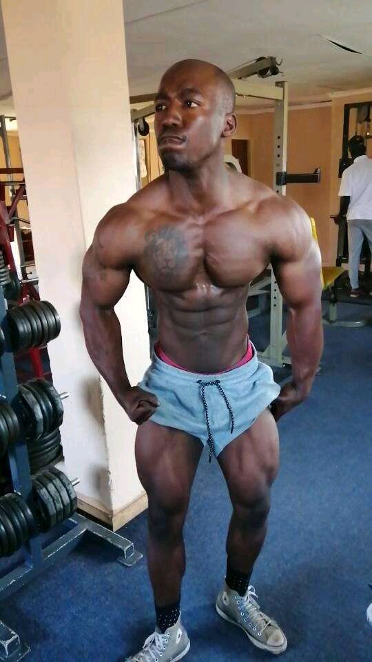 Keabetswelittle's tweet photo. Greatness is a self inflicted commodity..

2020 is going to be a great yeah.. training hardcore and eating clean..

It works when you work for it!
#fitness
#classicphysiq
#hardcoretraining
#Supermanomnyama https://t.co/VYSNxP59dm