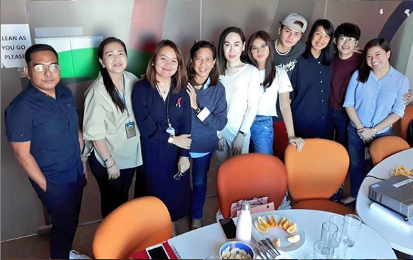 LoiNieOFCL's tweet image. IG - rgedramaunit "Fresh from the success of their blockbuster movie #JamesAndPatAndDave, we are thrilled to welcome Loisa and Ronnie to the #RGEDramaUnit and #RSBScriptedFormat family! #NewShow #Soon" #LoiNie @iamAndalioLoisa @iamr2alonte @RSBscripted 

instagram.com/p/B9OkmDeH8Ih/