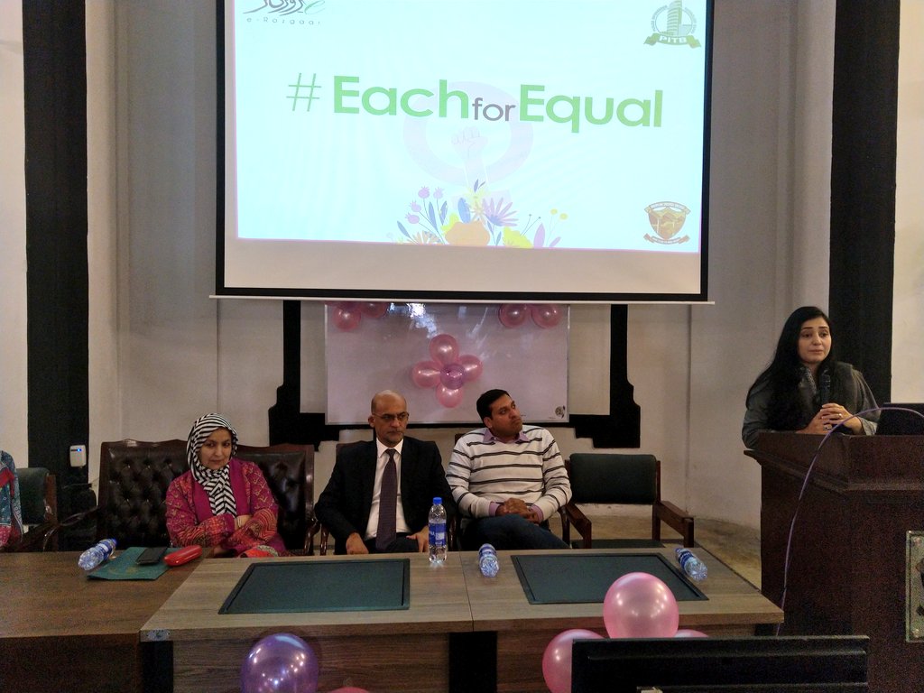 erozgaar's tweet photo. "Made by Women, Empowered by Technology"

@GulalaiK Communication and Governance Specialist and Gender Advocate takes up the dice to talk about the challenges that a woman has to face at work and even while Freelancing!

#eRozgaar #FBDevc #EachforEqual https://t.co/9htcS8lBtH