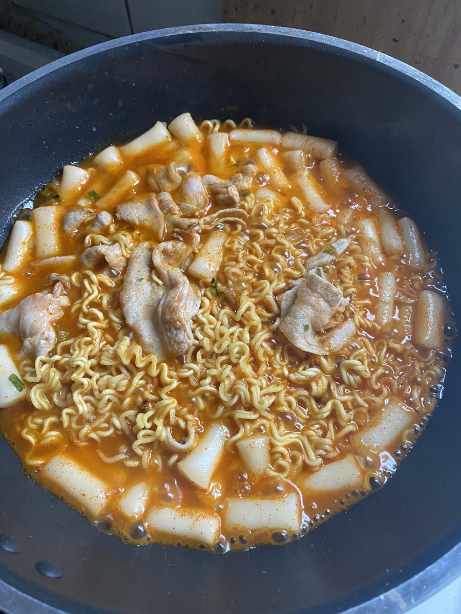 ทุกคน สิ่งนี้มันดือมาก ราบกกี รามยอนพร้อมต๊อก ชั้นเจอที่แมคโคร มันดือ!!!!