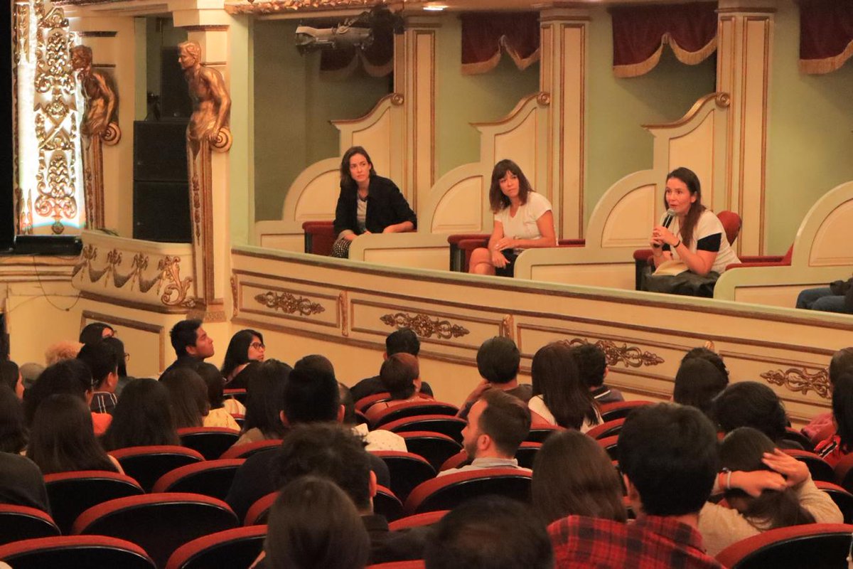 a_caeo's tweet photo. #Entérate | Se cierra en Encuentro ACTO DE PROTESTA con la Ronda de discusión con las Arquitectas Tatiana Bilbao, Cristina Veríssimo, Frida Escobedo, Rozana Montiel, Sol Camacho y Gabriela Carrillo.
#OAXACA #CAEO #ACTODEPROTESTA https://t.co/OdJVZJpAUv