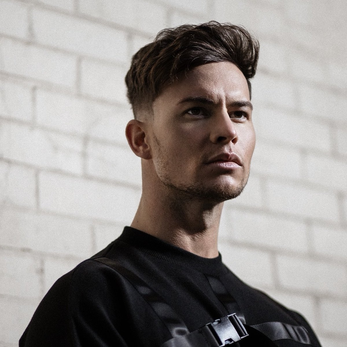 Global_PR_Pool's tweet photo. Really breaking through in 2019 with his dancefloor hit, Sorry, @JoelCorry has smashed records on Shazam, rocked the chart &amp; followed it all up with his latest banger, Lonely! This week, we spotlight Corry as our Artist of The Week. #globalprpool #artistoftheweek https://t.co/8O5ytevuWE