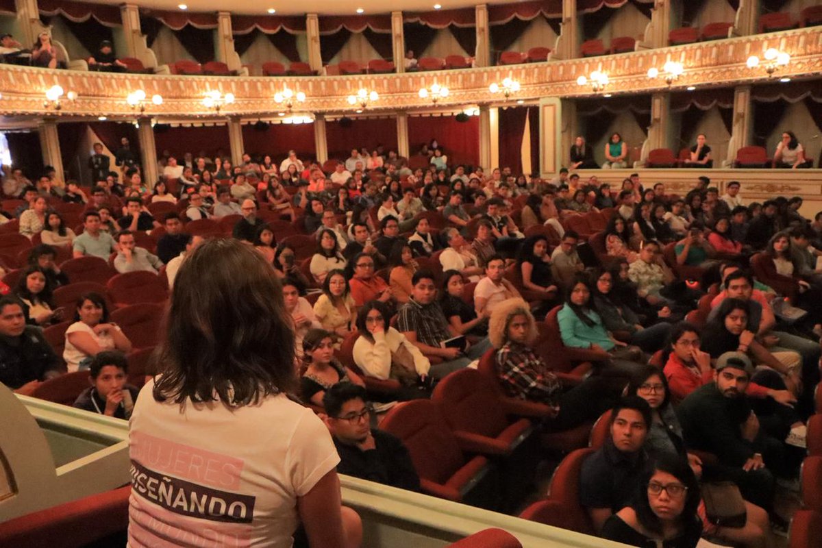a_caeo's tweet photo. #Entérate | Se cierra en Encuentro ACTO DE PROTESTA con la Ronda de discusión con las Arquitectas Tatiana Bilbao, Cristina Veríssimo, Frida Escobedo, Rozana Montiel, Sol Camacho y Gabriela Carrillo.
#OAXACA #CAEO #ACTODEPROTESTA https://t.co/OdJVZJpAUv