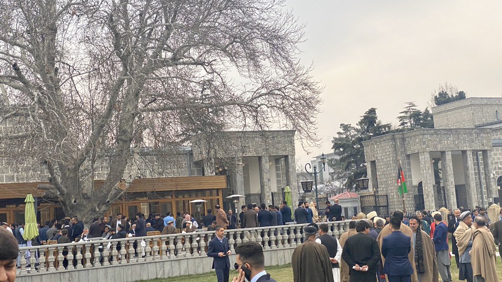 tamanaashna's tweet photo. People are greeting to each other and waiting for big day #Afghanistan
#AFGPresInauguration2020 #Ghani2025 #StateBuilder https://t.co/dftFIYLnNa