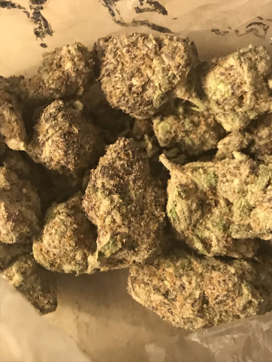 benzossr's tweet photo. Smoking on that grape soda pop hml β½οΈ π π₯€#gas #octane #highaf #stoned #needthatbagπ΅π°πππ―π― https://t.co/KmRD8Vm0vm