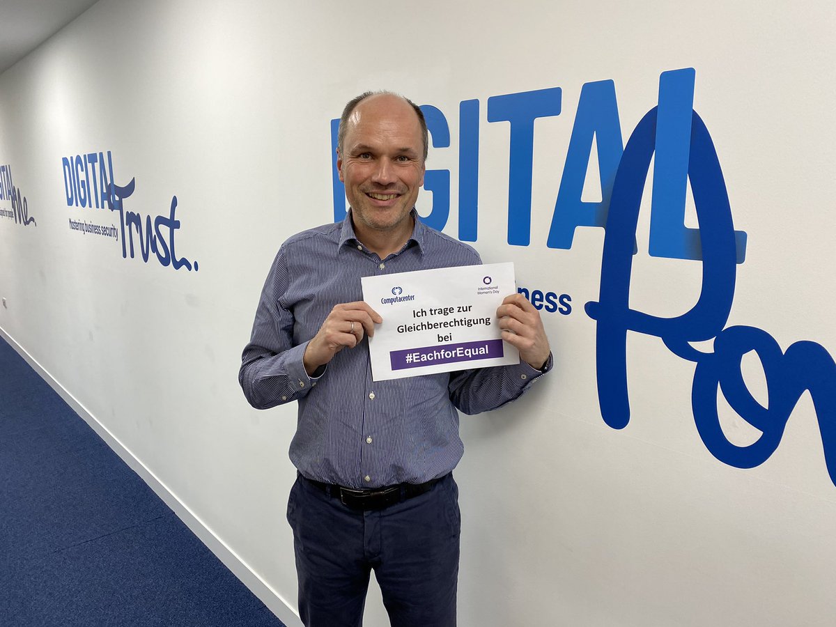 piknoefe's tweet photo. Gruss aus unserer Zentrale in Hatfield, UK #peoplematter #winningtogether #wearecomputacenter #eachforequal #iwd2020 @computacenterDE https://t.co/t3TptPvhdo