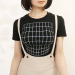 貧乳に朗報!着るだけで巨乳になる服現る!