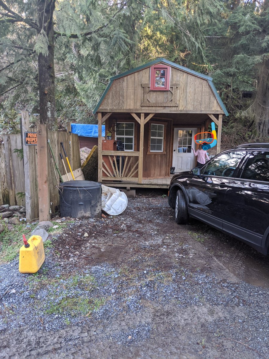 MY_MUTORCS's tweet image. I got catfished by a real estate listing. #propertymanagment. #minibarn #notevenontheriver #allnudebanjorevue
