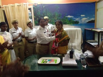 #ವಿಶ್ವ #ಮಹಿಳಾ #ದಿನಾಚರಣೆ-2020ರ #ಅಂಗವಾಗಿ #ಸಂಚಾರ #ಪಶ್ಚಿಮ #ವಿಭಾಗ ಸರಹದ್ದಿನ #ರಾಜಾಜಿನಗರ ಸಂಚಾರ ಪೊಲೀಸ್ #ಠಾಣಾ ವ್ಯಾಪ್ತಿಯಲ್ಲಿ #ಶೈಕ್ಷಣಿಕವಾಗಿ #ಸಾಧನೆಗೈದ #ವಿದ್ಯಾರ್ಥಿನಿಯರಿಗೆ #ಗೌರವಪೂರ್ವಕವಾಗಿ #ಸನ್ಮಾನಿಸಿ ಹಾಗೂ #ಠಾಣಾಧಿಕಾರಿ #ಸ್ಥಾನಮಾನವನ್ನು ನೀಡಿ #ಅಭಿನಂದಿಸಲಾಯಿತು. <a href="/rajajinagartrps/">RAJAJINAGAR TRAFFIC POLICE STATION, BTP</a> <a href="/acpnorthtraffic/">ACP NORTH TRAFFIC BTP</a>