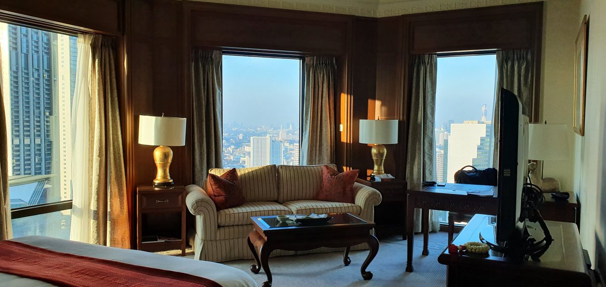 TriangleTravel's tweet photo. Room with a view @ThePeninsulaBKK #TriangleTour #Bangkok ๐บ๏ธ #lovinglife https://t.co/t2YeQsjzaY