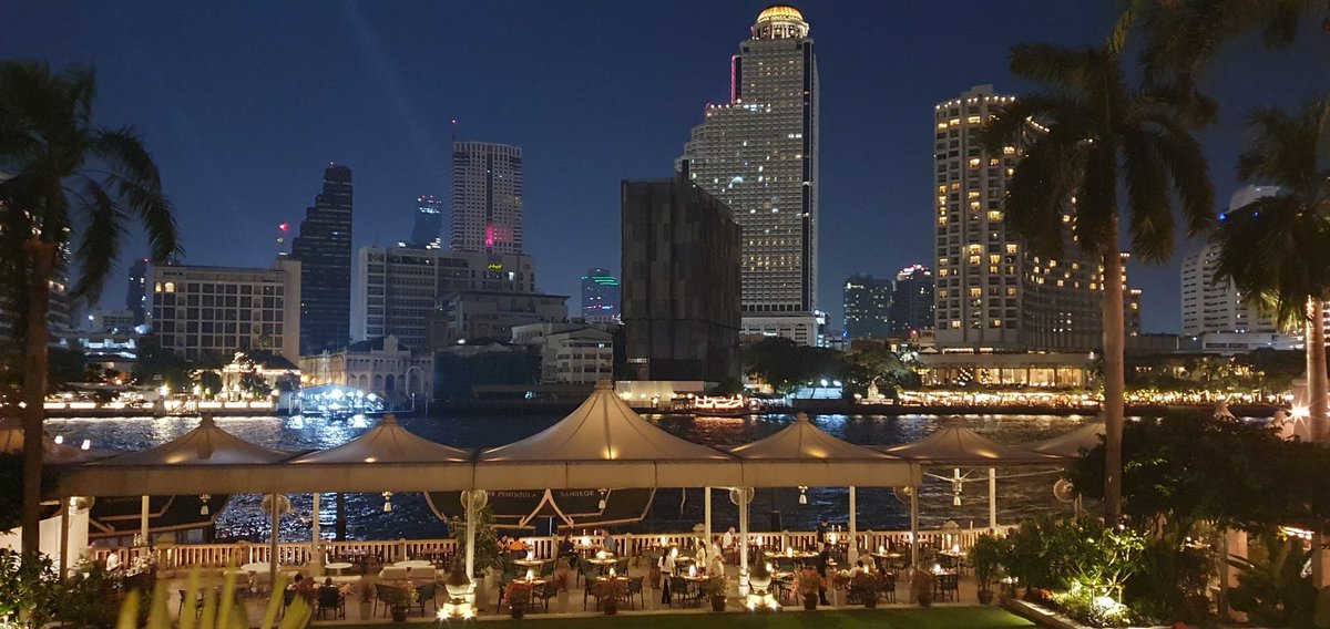 TriangleTravel's tweet photo. Room with a view @ThePeninsulaBKK #TriangleTour #Bangkok ๐บ๏ธ #lovinglife https://t.co/t2YeQsjzaY