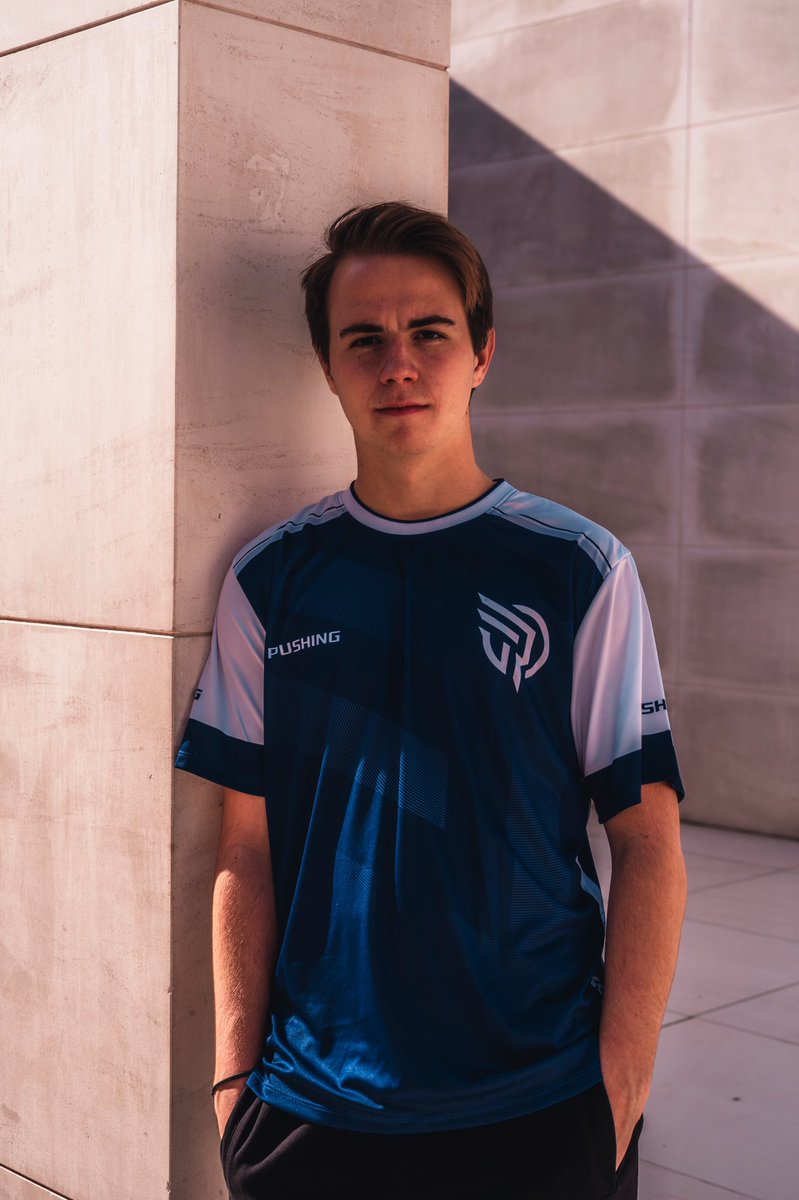 VikulJM's tweet image. Buenos días! 

Hoy a las 21:00 jugamos la GRAN FINAL de los playoffs de la @VALHQ contra Qwiker, Henry, Fusionz, Connor y Weeman/Gismo que representan a @Electrify_ES! 

@PushingGaming #GoPushing