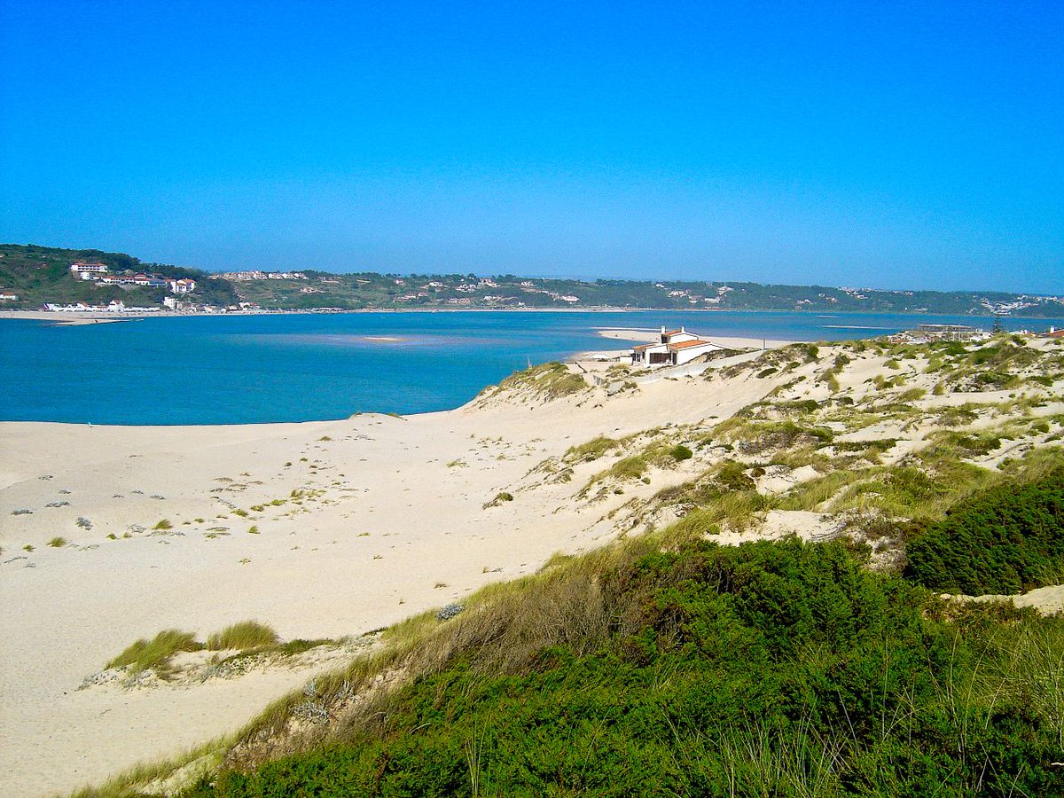 alentejo_1970's tweet photo. 4 #Lagons to visit near #Lisbon
#LagoaAzul - #Sintra
#LagoadeÓbidos - #Óbidos
#LagoadeAlbufeira - #Sesimbra
#LagoadosMosqueiros - #Sintra https://t.co/7q0o94E4sz