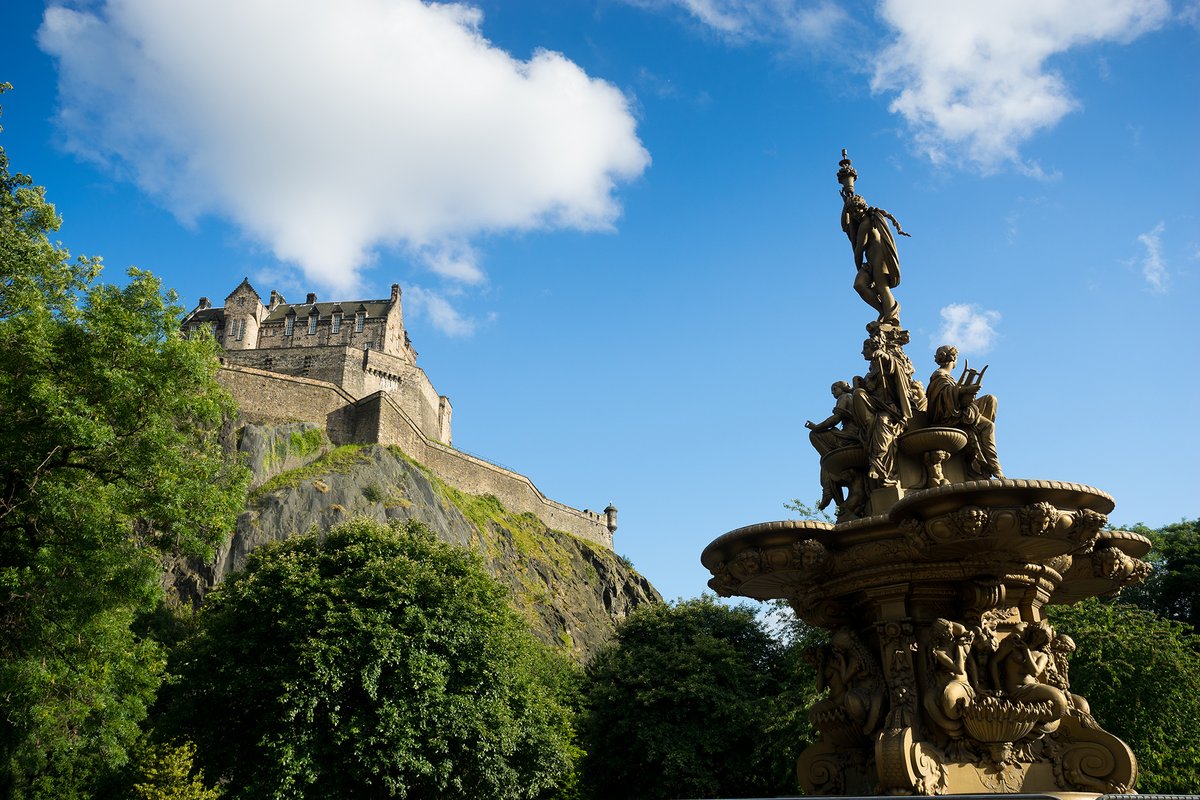 londontoolkit's tweet photo. Discover #Edinburgh, #LochNess and the #Highlands on this 3-day #ScotlandTour from #London. Return high speed train, 2 nights' accommodation and a panoramic coach tour - all from £299pp. Book now https://t.co/1yRWdZwudu #discoverscotland #scotlandfromlondon #scotlandbreaks https://t.co/zmf2AFZkOw