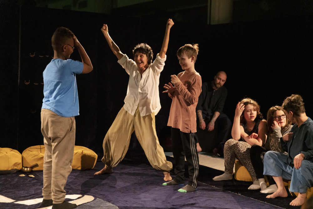 Temaspåret FUNKTION – att vilja och våga skapa inkluderande scenkonst för barn och unga med komplexa funktionsnedsättningar. mynewsdesk.com/se/bibu/pressr…