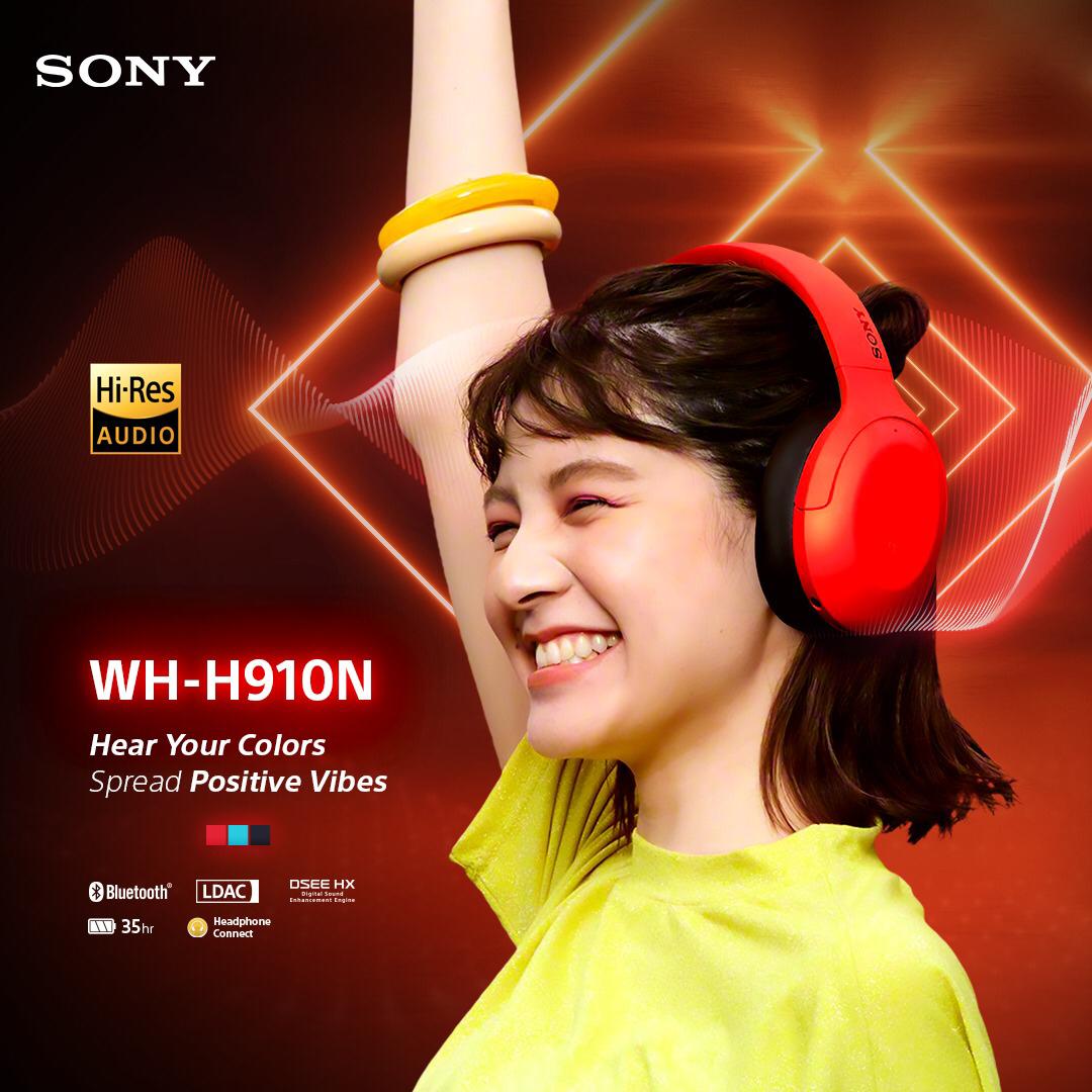 SonyIndonesia's tweet photo. Headband penuh warna membuatmu terlihat lebih ceria, WH-H910N akan segera hadir untuk kamu yang menginginkan fitur unggulan dengan tiga pilihan warna.
Segera bisa kamu dapatkan di official store kami ya!
#SonyAudio #LiveWithSony #TheSonyExperience #SonyIndonesia https://t.co/wH6br2m2Br