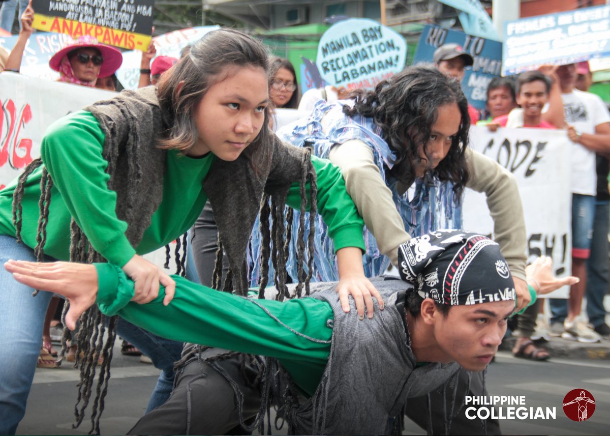 phkule's tweet photo. Peasant groups gathered at Mendiola to call for the junking of the fisheries code, otherwise known as Republic Act (RA) 8550, February 24.
More photos here: https://t.co/gbe1jMO1h5
#ClimateStrikePH https://t.co/8XBhC74kAu